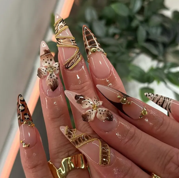 Nailbeebee